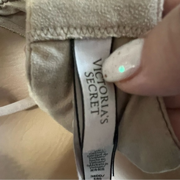 Victoria’s Secret Body By Victoria Taupe Perfect Shape Bra - Picture 9 of 9